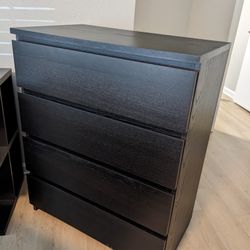 Large 4-drawer Dresser