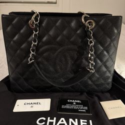 Chanel Caviar Leather Grand Shopping Tote