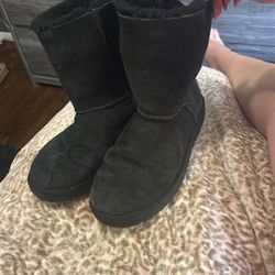 Medium Height Ugg Boots With Bows