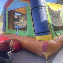 Bounce house 