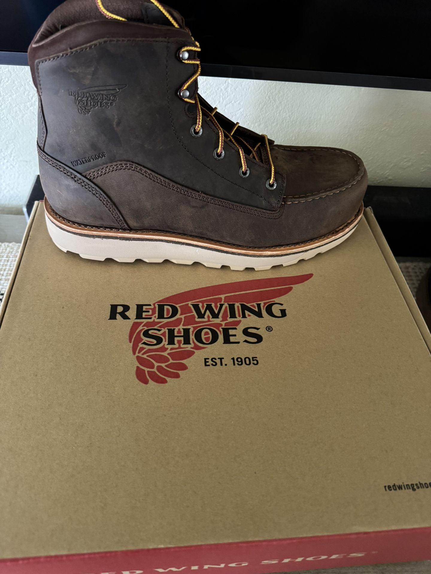 Steel toe boots, red wings
