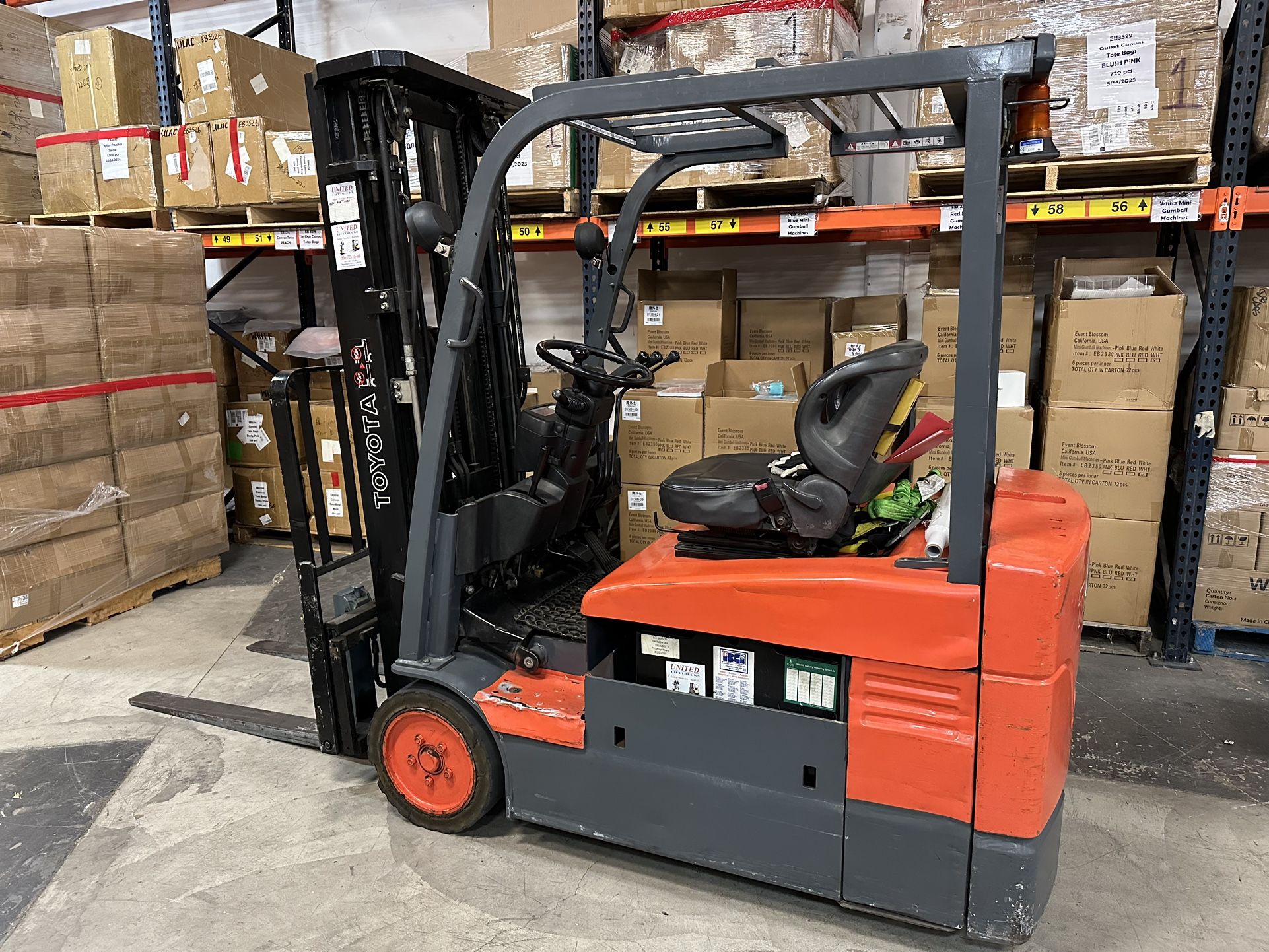 Toyota 3-Wheel Electric Forklift – Great Condition