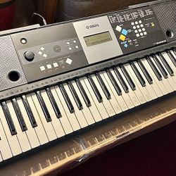 Yamaha Electric Keyboard/Piano w/Travel Case $70