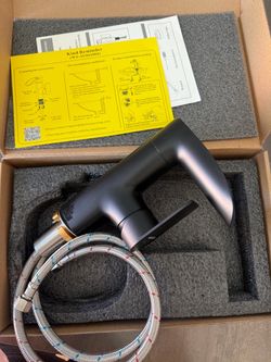 WaterSong Basin Black Faucet