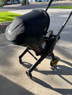 Doona travel stroller/car seat