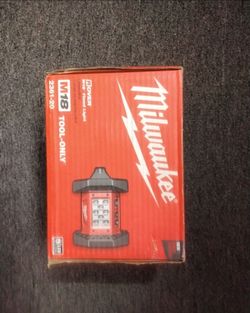 MILWAUKEE M18 FLOOD LIGHT