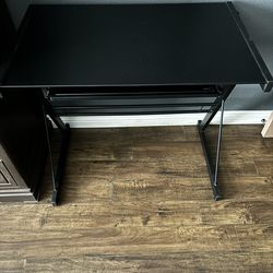 Black Desk