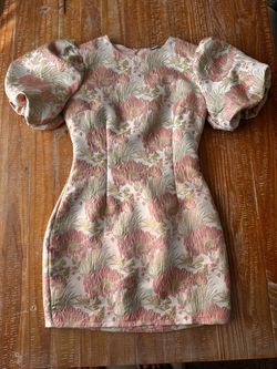 9 pieces of new and like new small size clothing