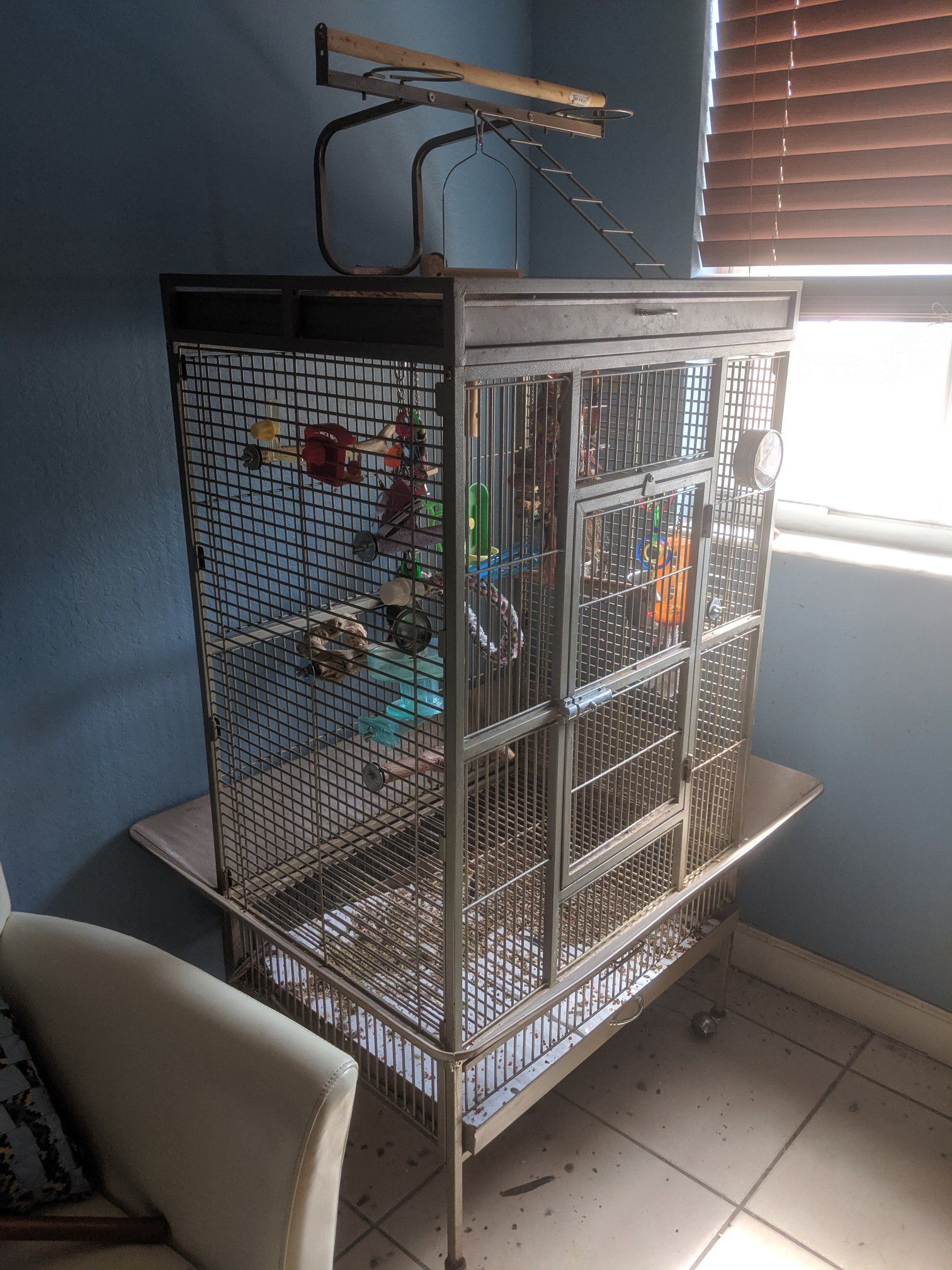 Large Parrot Cage with Play top