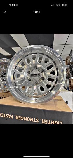 Tacoma wheels and tires 17” woth 35”