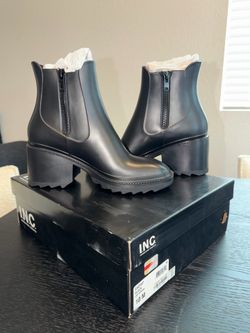 Women’s Boots Size 10