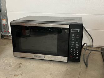 Black + Decker microwave