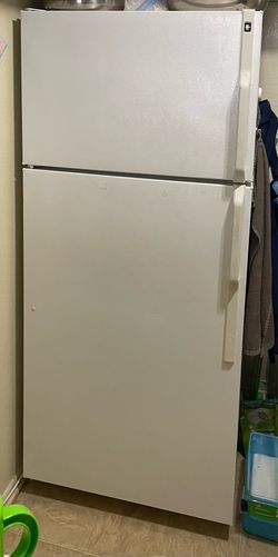 Hotpoint 16.5 Cu Ft Refrigerator