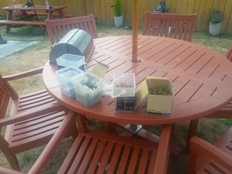 Assortment of screws
