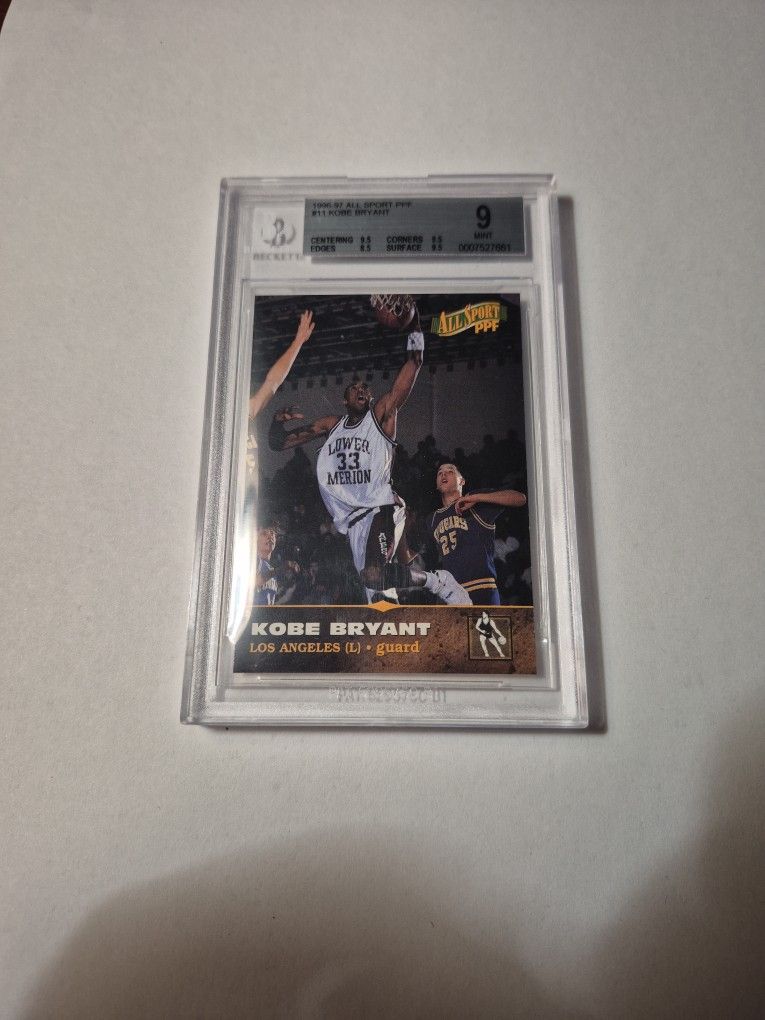 KOBE BRYANT ROOKIE CARD 1996-97 #11