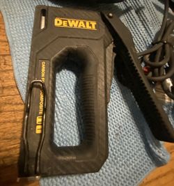 Dewalt Carbon Fiber Composite Staple Gun