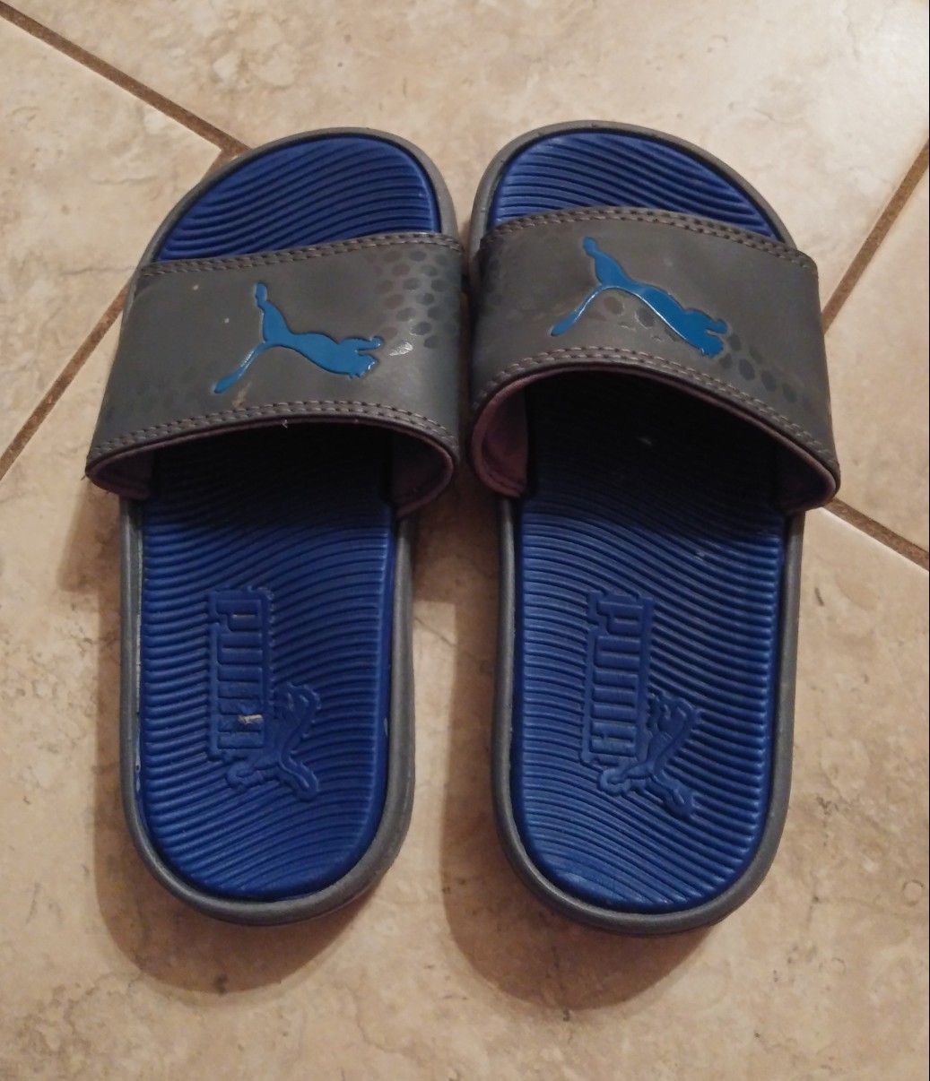 Boys sandals size 13