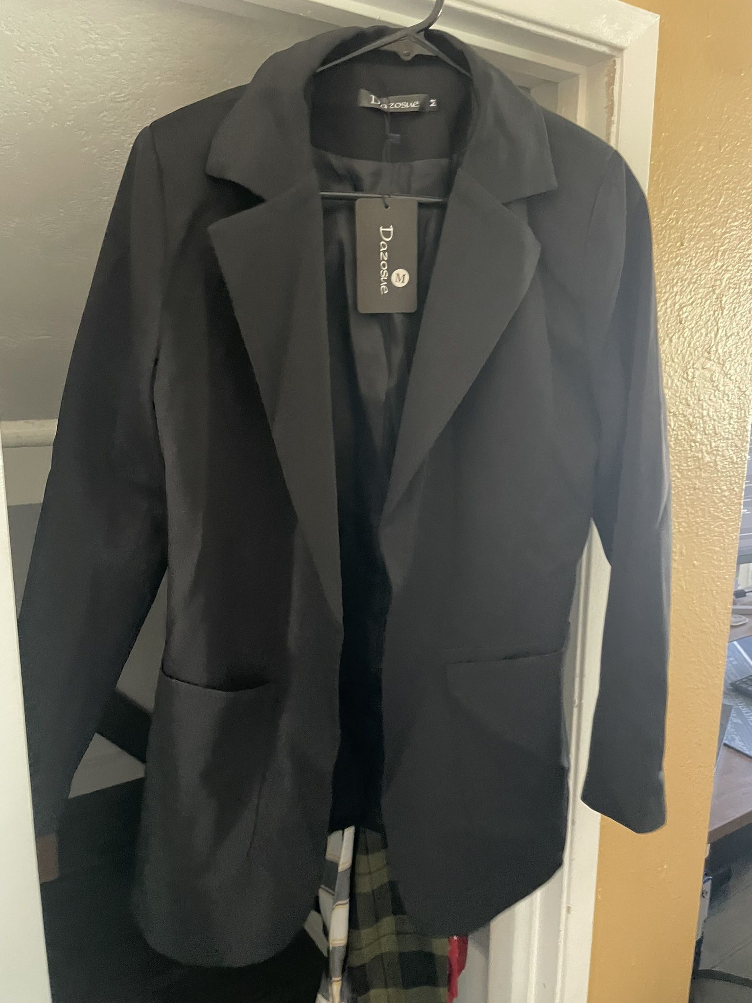Dazosue Size M NWT