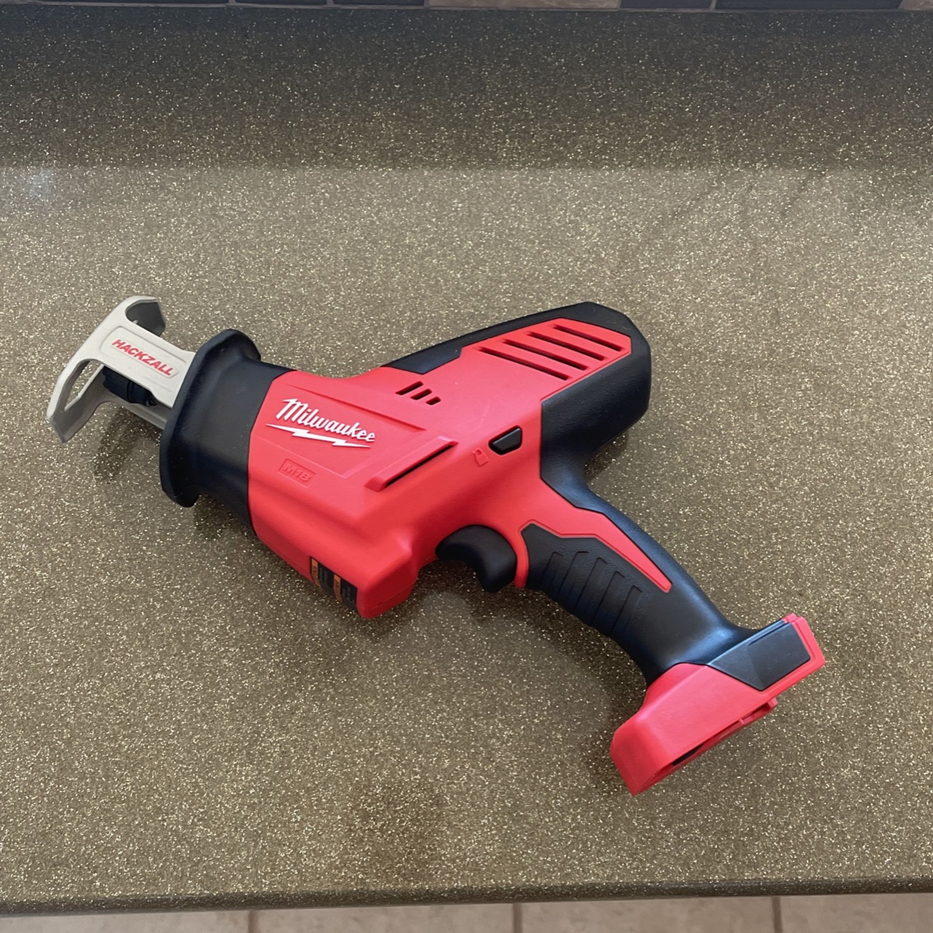 Milwaukee Hackzall M18