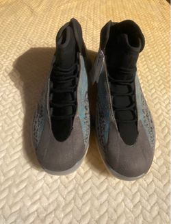 Adidas YZY QNTM