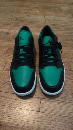 Air Jordan’s 1s green size 15