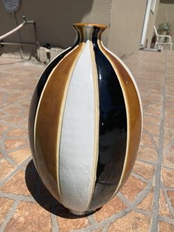 Decorative vase