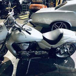 Super Clean 2009 Suzuki M109R Only 4919 Miles! 