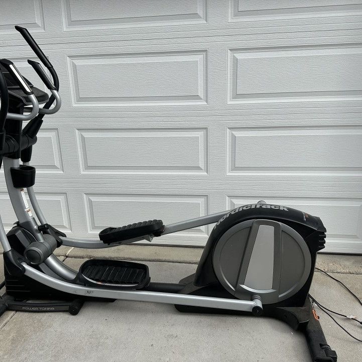 Nordictrack Commercial Nordictrack Spacesaver Se9i Elliptical For