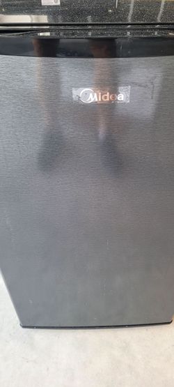 Midea 3.3 cubic ft compact fridge