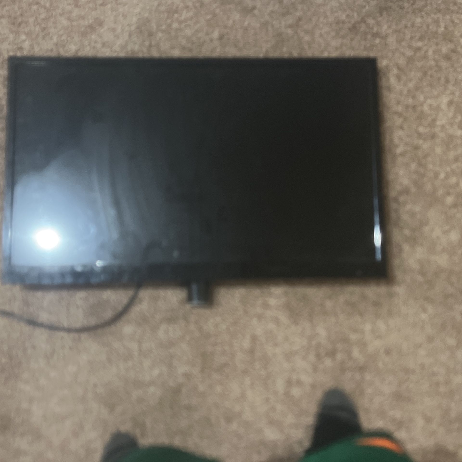 32 Inch TV 