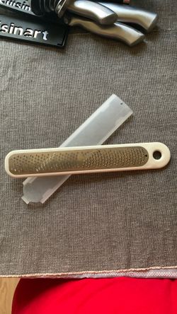 Small grater with case