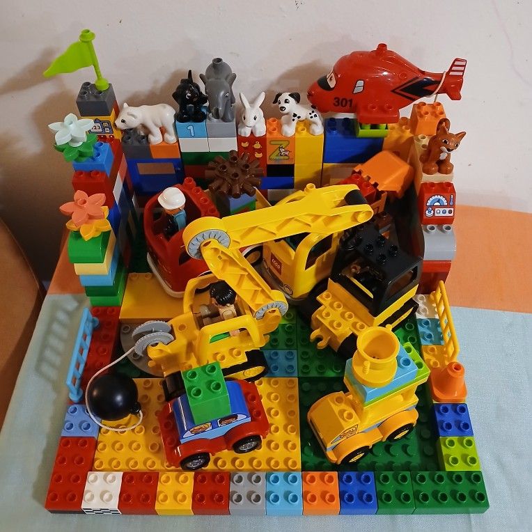 Duplo LEGO Mix Lot Car, Construction Vehicles, Crane, Animals Figures