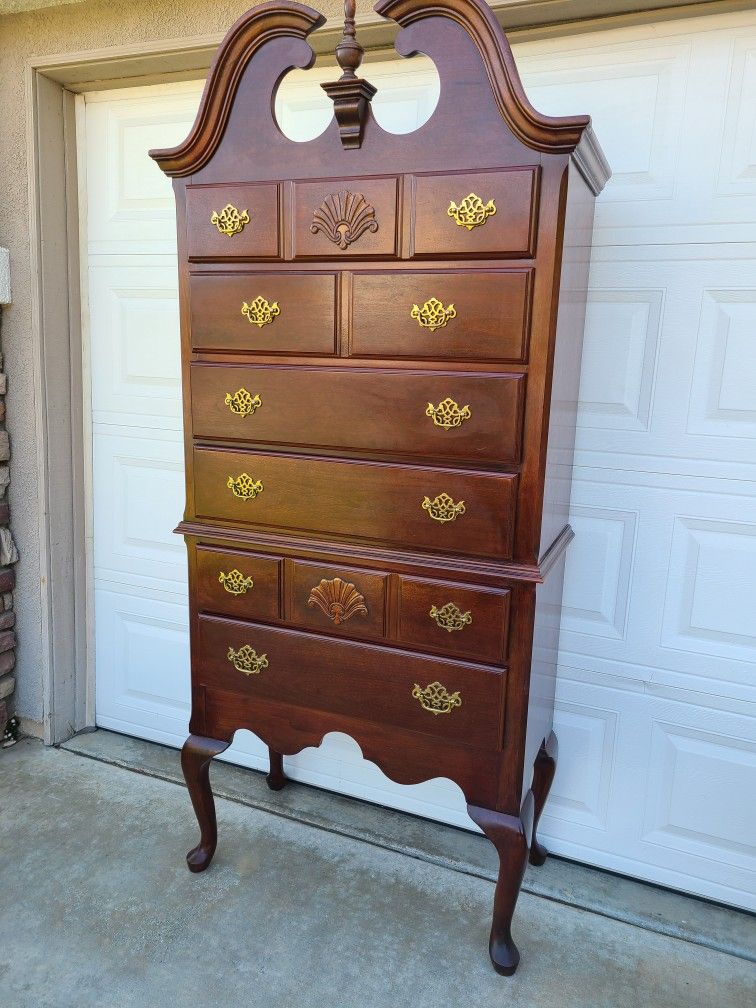 Dresser