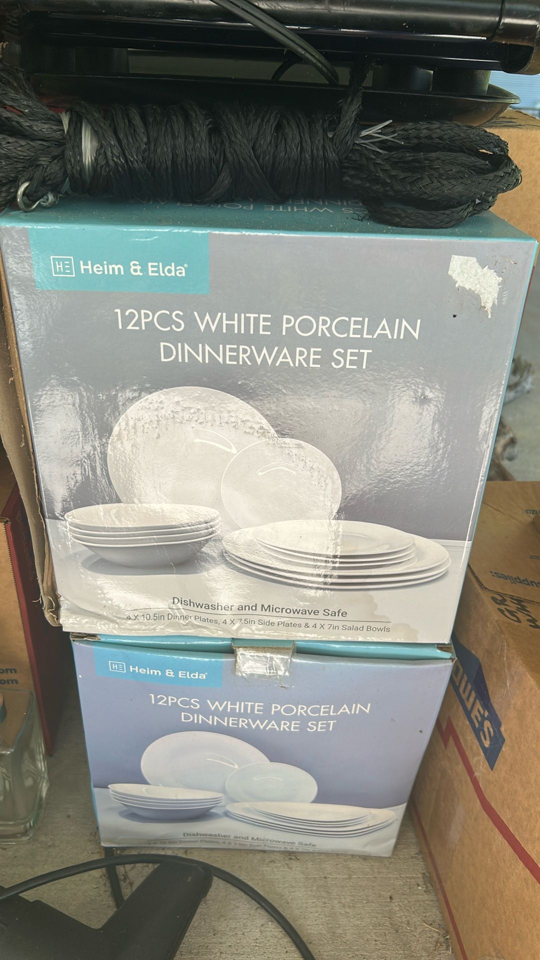 24 Pcs White Porcelain Dinnerware Set. 2 Sets Of 12