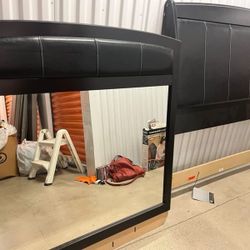 Queen Bed Set With 1  Dresser With Mirror, Frames And Mattress