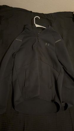 Black under armour tech
