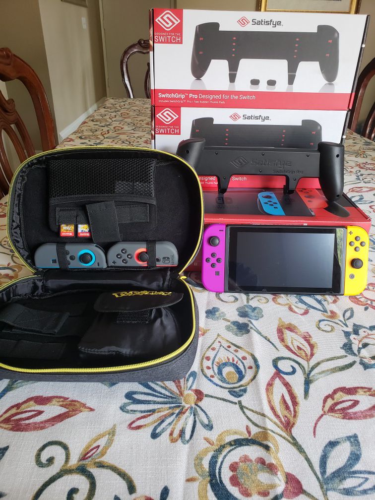 "Nintendo Switch" excellent condition with GAMES and ACCESSORIES
