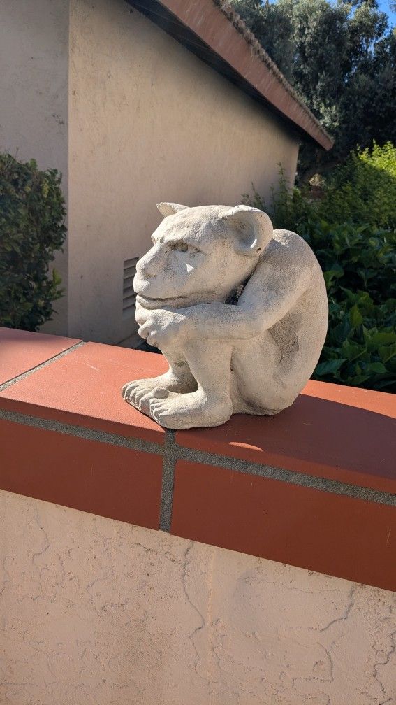 Free Gargoyle, Carlsbad