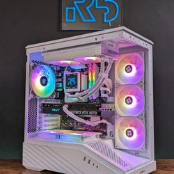 RTX 5070 // Ryzen 7800x3D // 32GB DDR5 // 1TB Gen4 NVMe // WiFi