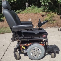 QUANTUM Q6 EDGE VA  POWER CHAIR / HARMAR POWER LIFT