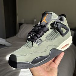 Air Jordan 4 Retro Undefeated 🧩 Size 8 Men
