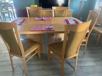 Large Oak wood table with 8 chairs