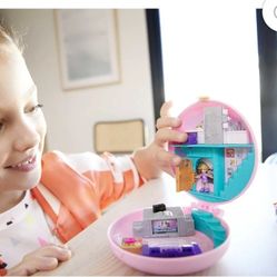 Polly Pocket Big Pocket World Donut Sleepover Pajama Party Compact~Portable Fun!
