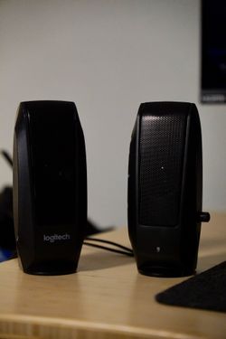 Logitech PC Speakers – Clear Desktop Audio