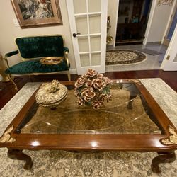 Very  Gorgeous  Coffee Table 