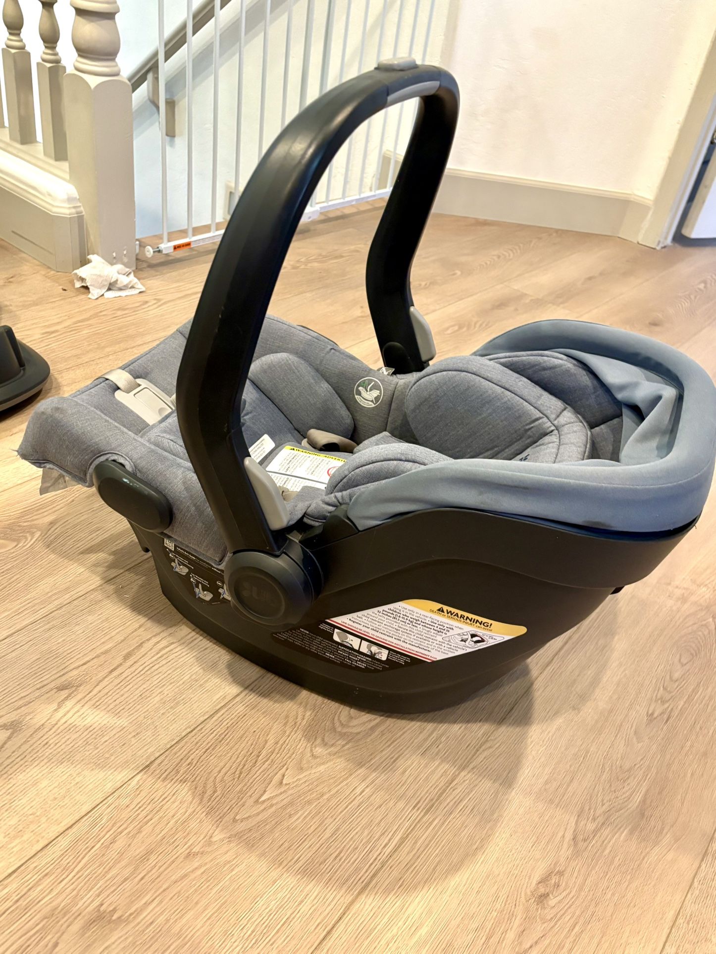 UppaBaby Mesa V2 CarSeat with 3 Included Bases