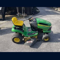 John Deere Lawnmower 