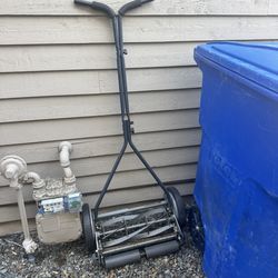 Free push mower