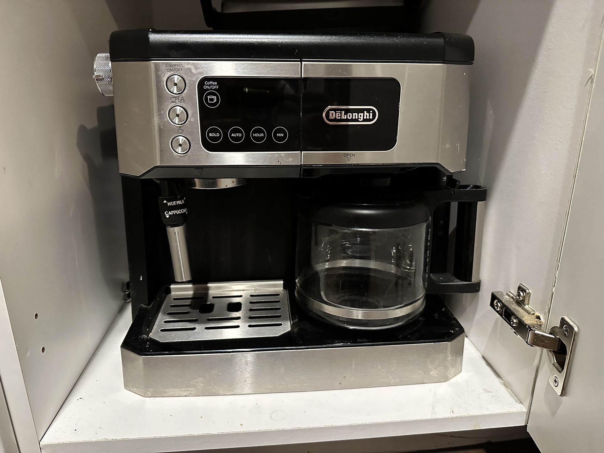 De'Longhi All-in-One Combination Coffee Maker & Espresso Machine + Advanced Adjustable Milk Frother for Cappuccino & Latte + Glass Coffee Pot