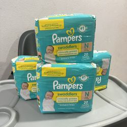 Pampers Swaddles  Newborn.    6.5$